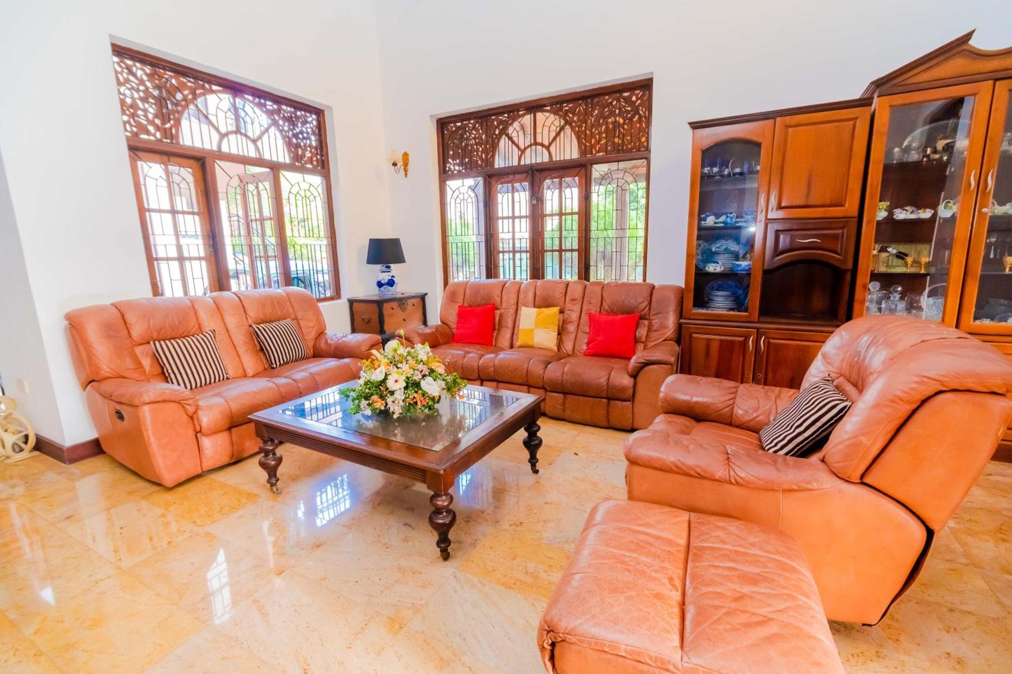 The Norfolk Heritage Airport Villa كاتوناياكى المظهر الخارجي الصورة