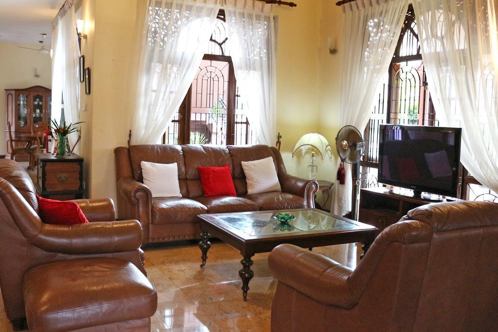 The Norfolk Heritage Airport Villa كاتوناياكى المظهر الخارجي الصورة