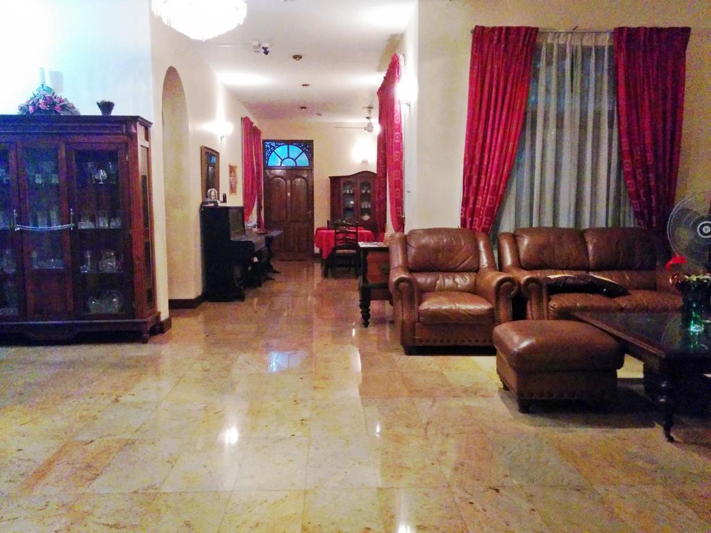 The Norfolk Heritage Airport Villa كاتوناياكى المظهر الخارجي الصورة