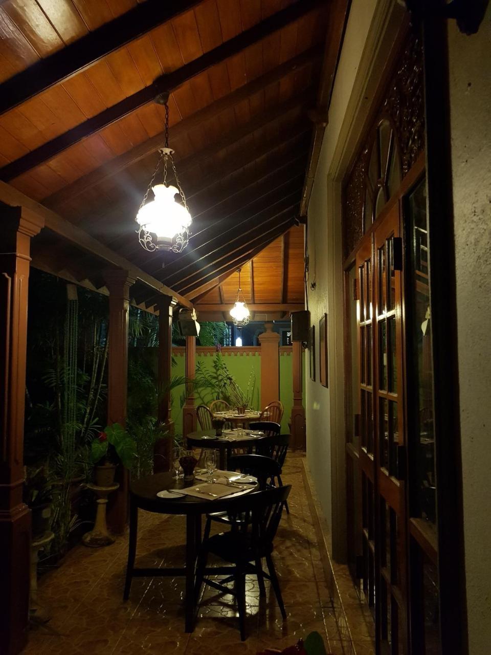 The Norfolk Heritage Airport Villa كاتوناياكى المظهر الخارجي الصورة